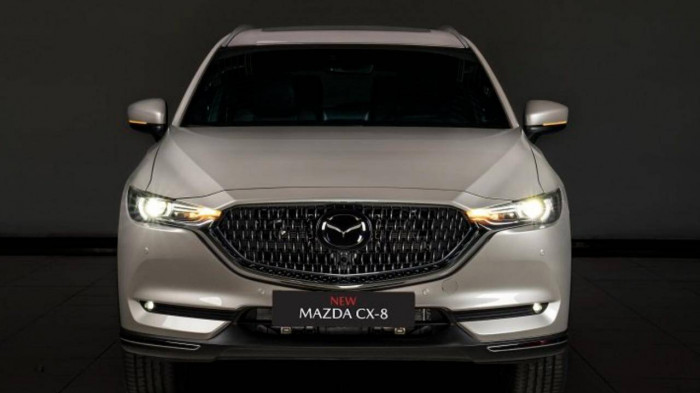 Hyundai Santa Fe và Toyota Fortuner ‘bủn rủn chân tay’ vì giá lăn bánh Mazda CX-8 2022 vừa ra mắt ảnh 1
