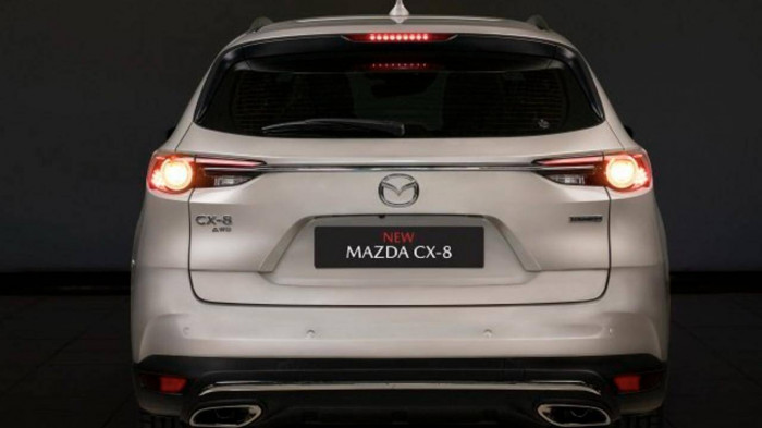 Hyundai Santa Fe và Toyota Fortuner ‘bủn rủn chân tay’ vì giá lăn bánh Mazda CX-8 2022 vừa ra mắt ảnh 3