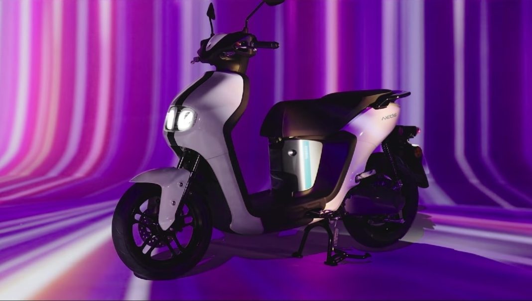Honda Vision ‘vã mồ hôi’ vì siêu phẩm mới của Yamaha sắp ra mắt với thiết kế đẹp không góc chết ảnh 1