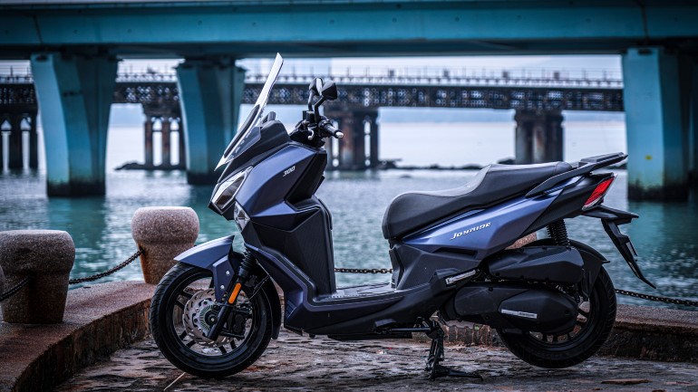 &lsquo;M&atilde;nh th&uacute;&rsquo; xe tay ga mới sắp ra mắt: Thiết kế v&agrave; trang bị vượt xa Honda SH 150i, gi&aacute; b&aacute;n cực rẻ ảnh 3