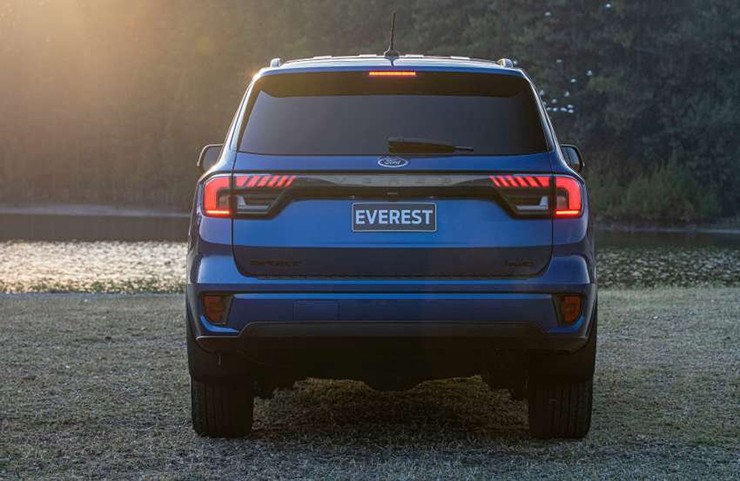 Giá Ford Everest lăn bánh đầu tháng 1/2024 kèm ưu đãi lớn: Quyết ‘đè bẹp’ Hyundai Santa Fe, Fortuner ảnh 6