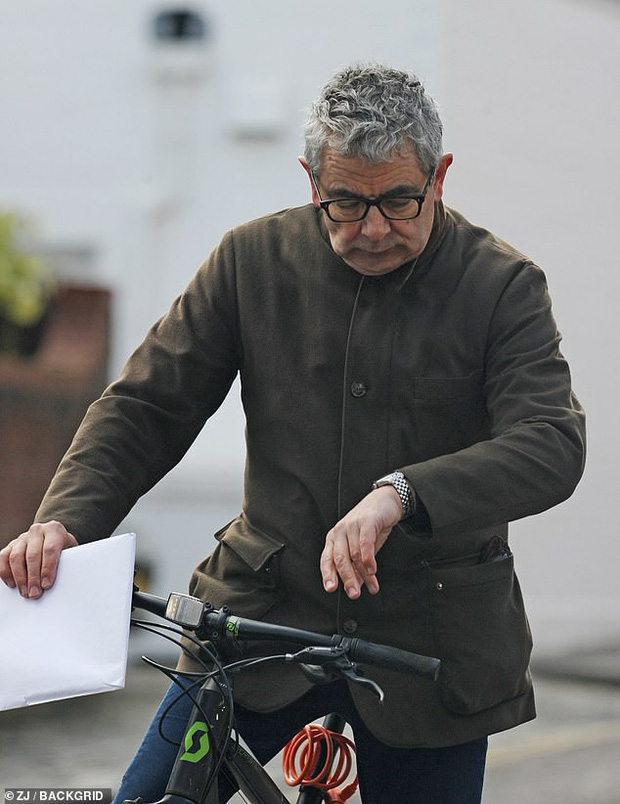 Mr Bean ở tuổi 64: Hết thời, bỏ vợ theo bồ nhí bằng tuổi con