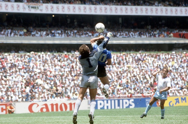 'Bàn tay của Chúa' Maradona đã hủy hoại cuộc đời của trọng tài World Cup 1986 như thế nào?