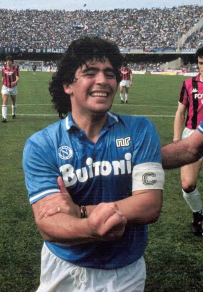 Cả thế giới giành lời tri ân cho Maradona, hành động của CLB cũ khiến CĐV bật khóc