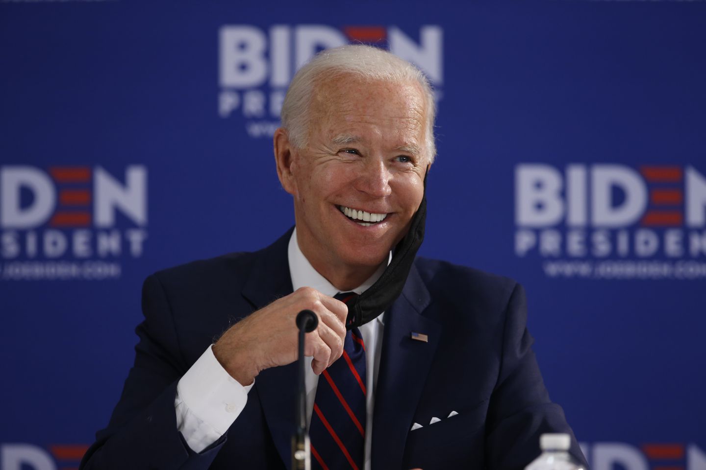 Tiết lộ bất ngờ của ông Joe Biden sau khi chiến thắng bầu cử Mỹ: 'Tôi đã bỏ phiếu cho Donald Trump'