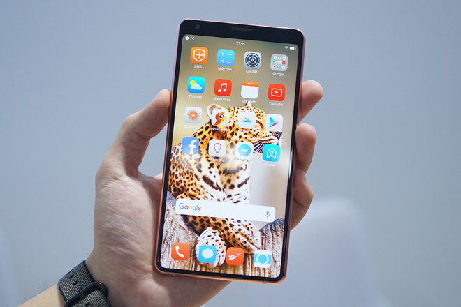 CEO Nguyễn Tử Quảng: B-Phone thế hệ mới đã giải quyết được vấn đề cả thế giới chưa làm được!