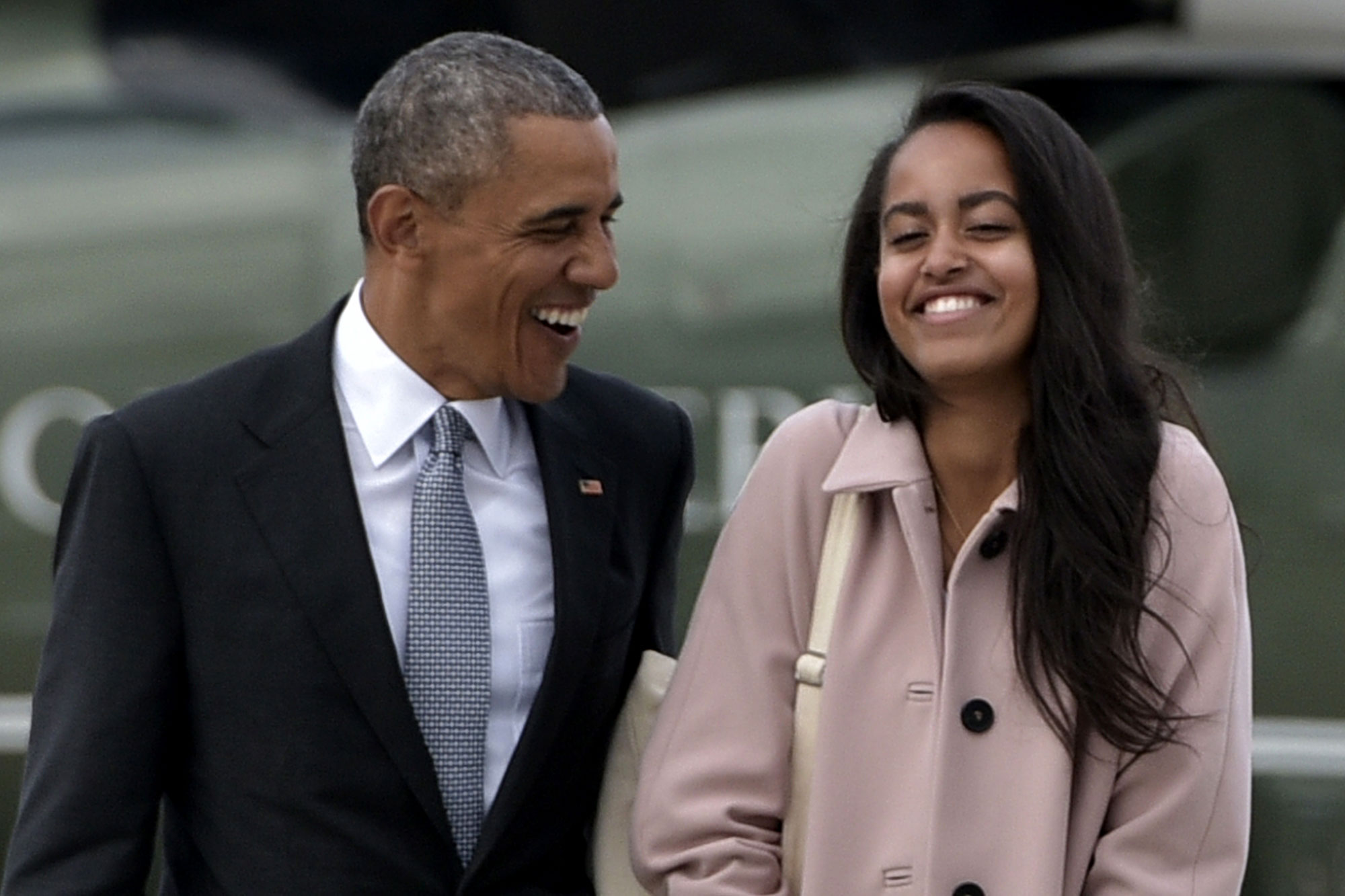 Ông Obama lần đầu lên tiếng về bạn trai của con gái lớn, ngầm ủng hộ chàng rể tương lai hư hỏng