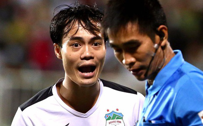 Tin HOT bóng đá 16/10: Ông Park đau đầu vì hậu vệ; Ronaldo tự ý bỏ về Italia ảnh 1