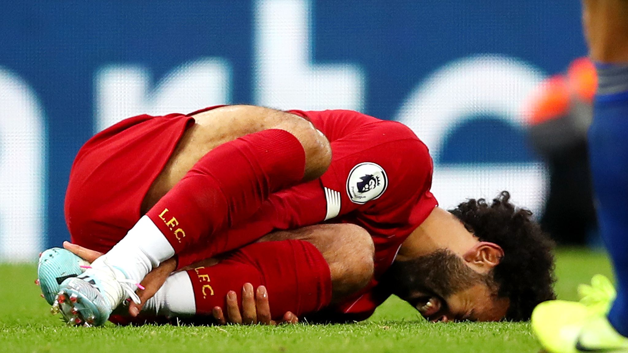 Hàng thủ tan nát, Liverpool tiếp tục đón hung tin từ Mohamed Salah ảnh 2