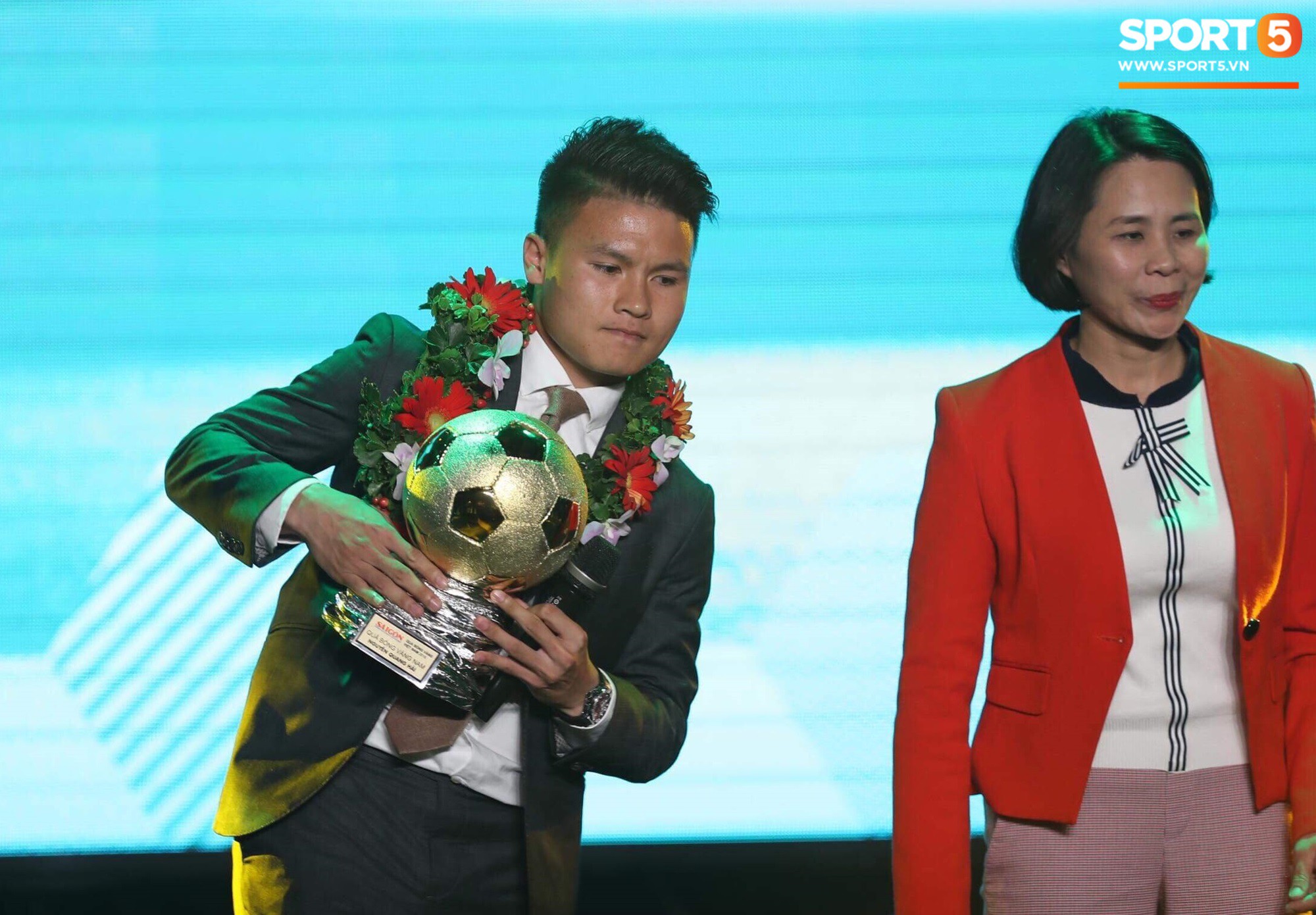 Được 'ông lớn' J-League để mắt, Quang Hải sắp theo chân Đặng Văn Lâm sang Nhật chơi bóng?