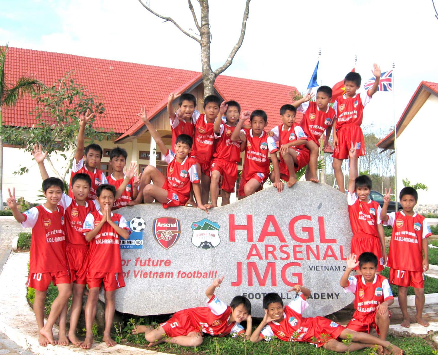 Bộ ảnh cực độc của lứa cầu thủ 'v&agrave;ng' U19 HAGL thời trẻ tr&acirc;u: C&ocirc;ng Phượng ngố t&agrave;u, Tuấn Anh cực cute