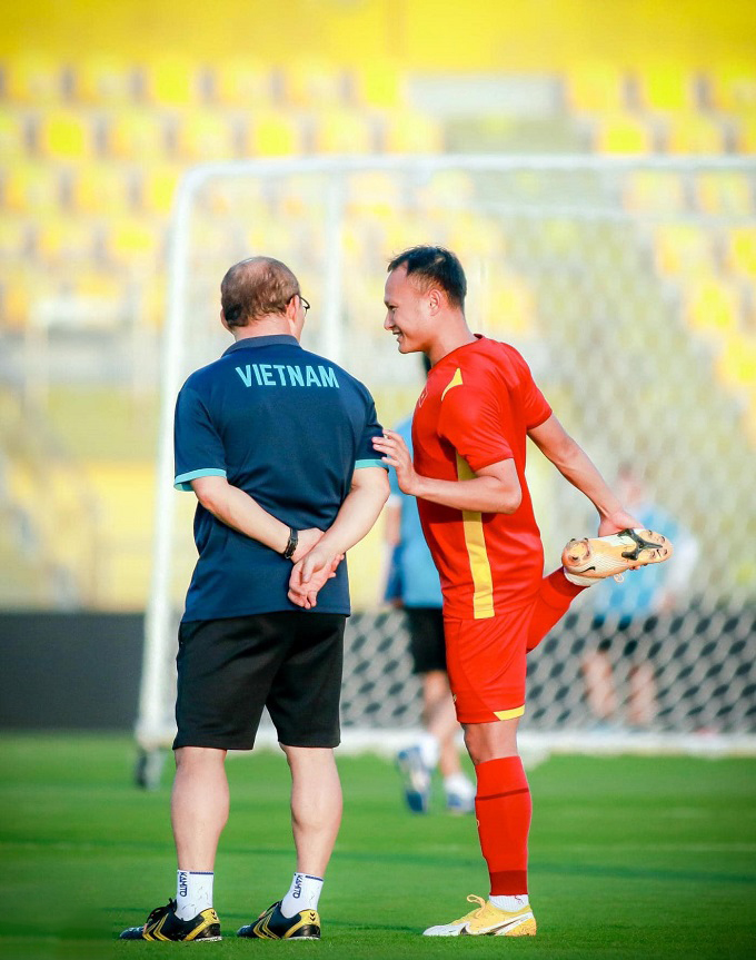 'Phụ l&ograve;ng' HLV Park, h&agrave;ng loạt ng&ocirc;i sao ĐT Việt Nam từng từ chối cơ hội xuất ngoại để ở lại V.League