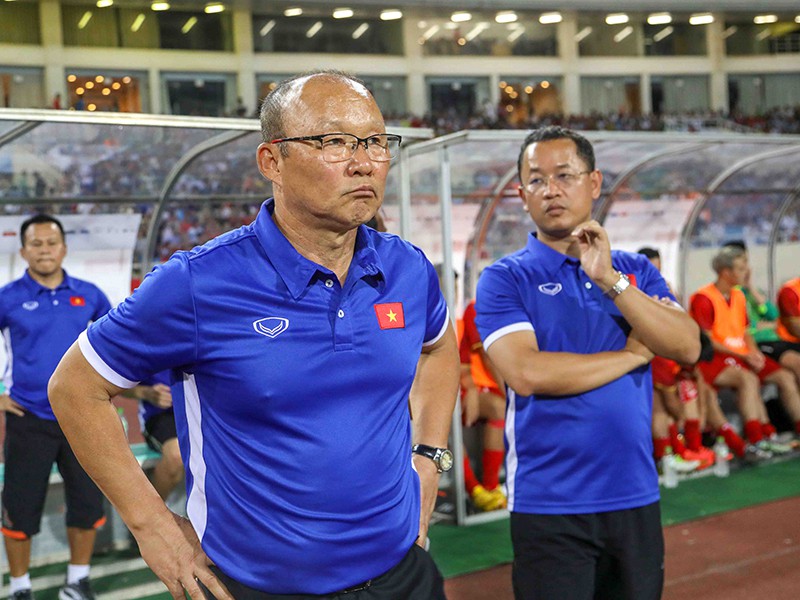 Bị VFF 'từ chối' gia hạn hợp đồng, HLV Park bất ngờ được đề nghị dẫn dắt đại kình địch ĐT Việt Nam?
