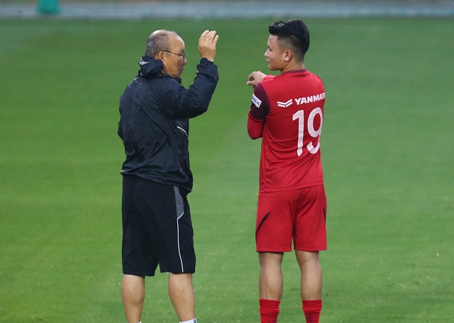 'Ông bầu' quyền lực nhất Việt Nam tới Pháp đàm phán, Quang Hải xuất ngoại đối đầu Messi tại Ligue 1?