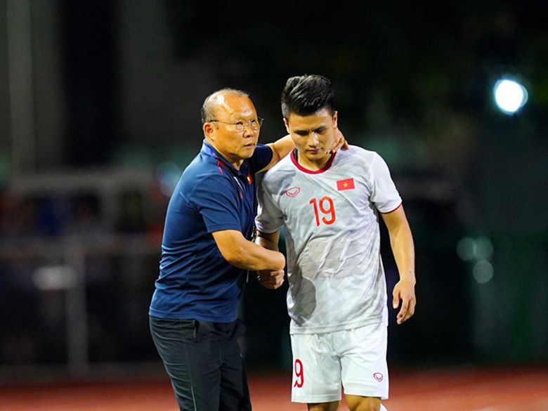 Quang Hải rời CLB Hà Nội FC ngay trong đêm, HLV Park 'mừng thầm' trước thềm vòng loại World Cup 2022