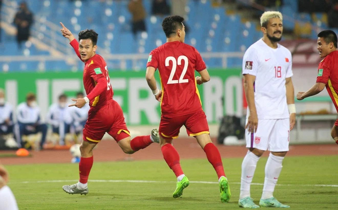 Oman 'tự bắn vào chân mình', một tay giúp ĐT Việt Nam vượt mặt Trung Quốc ở vòng loại World Cup 2022