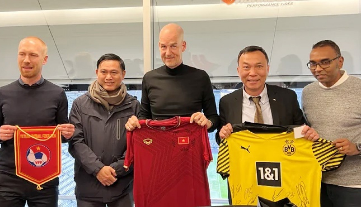 'Lò đào tạo trẻ số 1 TG' nhận lời giúp sức, ĐT Việt Nam được tiếp nguồn lực khổng lồ để dự World Cup