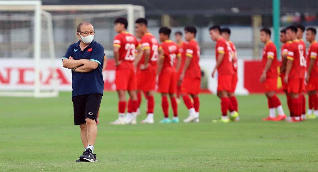 Tin bóng đá tối 31/3: Lộ diện 'bến đỗ châu Âu' của Quang Hải; ĐT Việt Nam nhận thưởng lớn từ FIFA