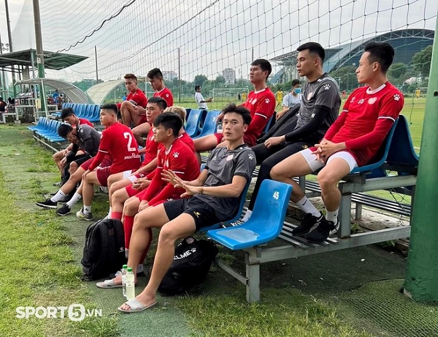 Từng bị HLV Park 'từ mặt', cựu sao U23 Việt Nam b&aacute;o tin vui cho NHM sau tin đồn 'thất nghiệp, vỡ nợ'