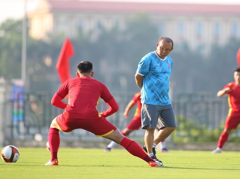 Quyết v&ocirc; địch SEA Games, HLV Park tung hỏa m&ugrave;, mời CA v&agrave;o cuộc trước thềm trận Việt Nam vs Indonesia