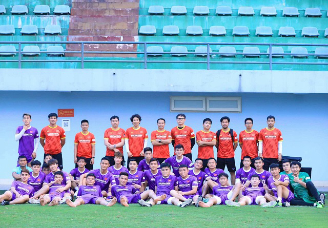 Bị HLV Park thẳng tay gạch t&ecirc;n, d&agrave;n sao U23 Việt Nam lại g&acirc;y thất vọng khi 'thua thảm' CLB hạng Nhất