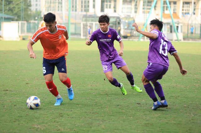 Bị HLV Park thẳng tay gạch t&ecirc;n, d&agrave;n sao U23 Việt Nam lại g&acirc;y thất vọng khi 'thua thảm' CLB hạng Nhất