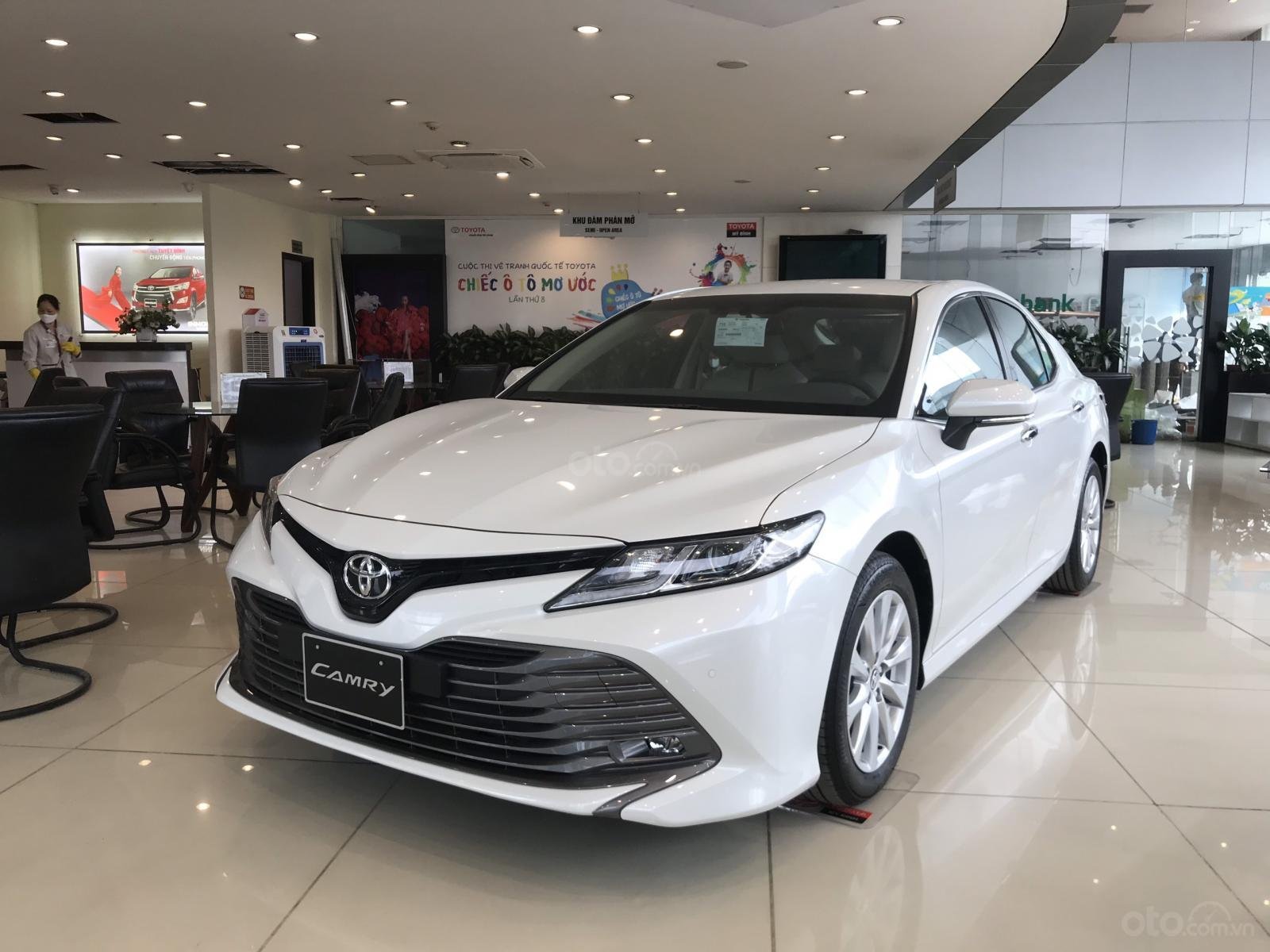 Toyota Camry thất thế trước VinFast Lux A2.0