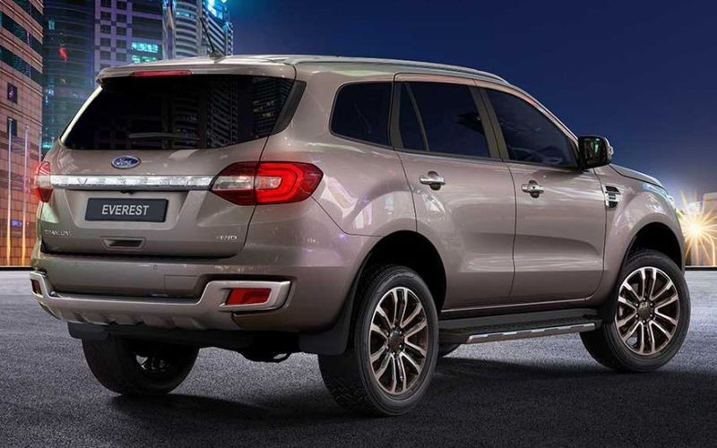 Ford Everest giảm giá