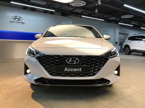 Hyundai Accent 2021 loạn giá bán