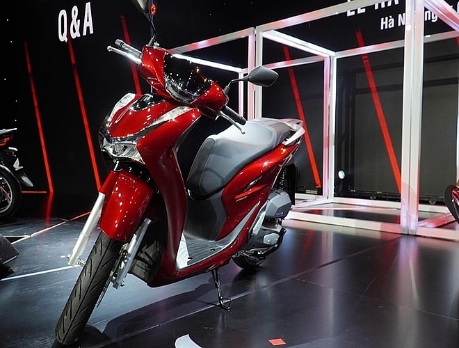 Giá xe Honda SH dao động khi Honda Vision 2021 ra mắt