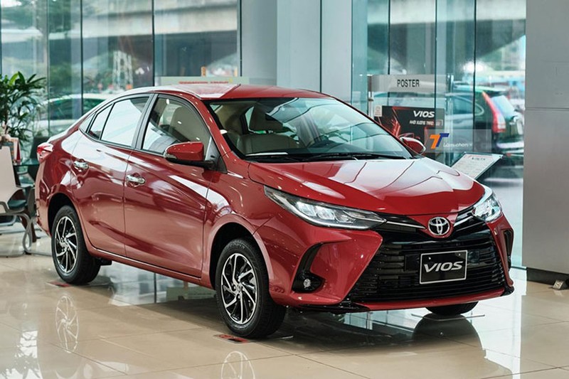 Toyota Vios bất ngờ giảm giá đầu tháng 10, quyết 'vượt mặt' Hyundai Accent, Honda City