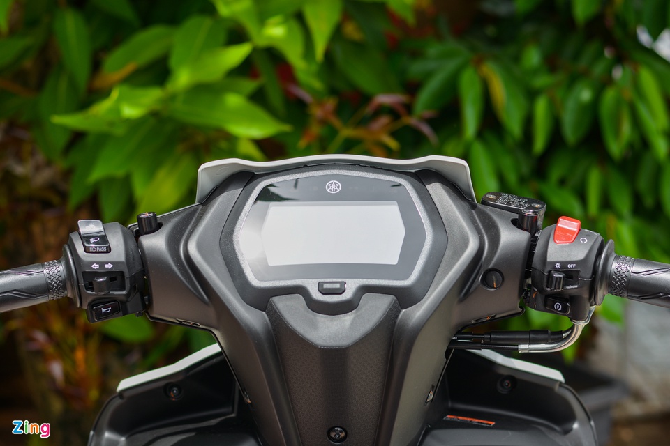 Cận cảnh diện mạo ấn tượng của Yamaha Exciter 155 bản giới hạn tại đại l&yacute;, gi&aacute; b&aacute;n 'đe nẹt' Winner X