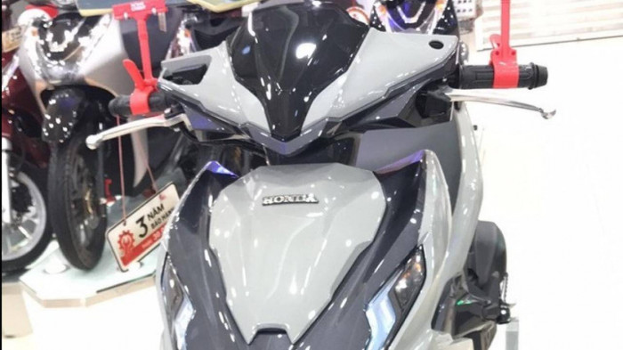 Honda Air Blade bản giới hạn về đại lý với mức giá rẻ khó tin, thiết kế khiến khách Việt bấn loạn