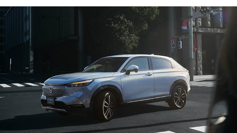 Honda HR-V 2022 chốt lịch ra mắt v&agrave;o th&aacute;ng 11 tới, lột x&aacute;c ho&agrave;n to&agrave;n khiến Kia Seltos 'lo lắng'