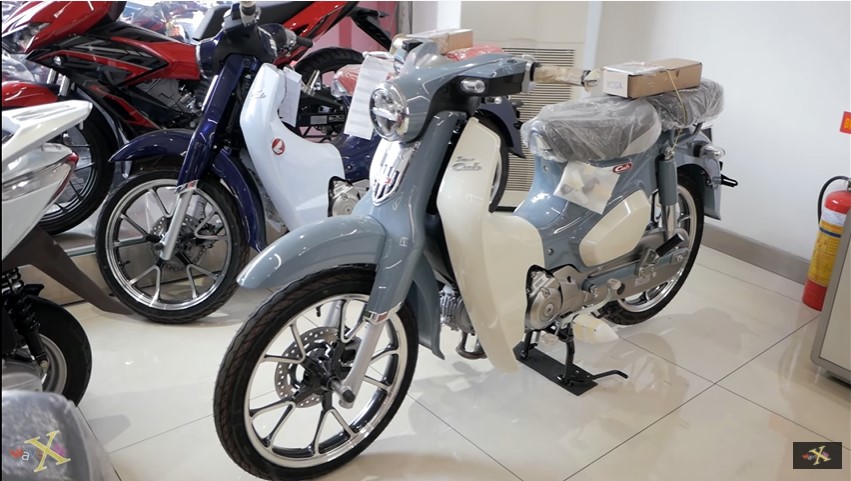 Cận cảnh Honda Super Cub C125 2022 phi&ecirc;n bản rẻ nhất tại đại l&yacute;, ấn tượng hơn hẳn Honda Wave Alpha