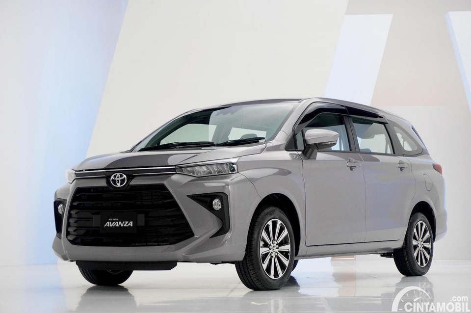 Toyota ra mắt mẫu MPV mới giá 328 triệu: Diện mạo đẹp lấn át Mitsubishi Xpander, trang bị ngập tràn
