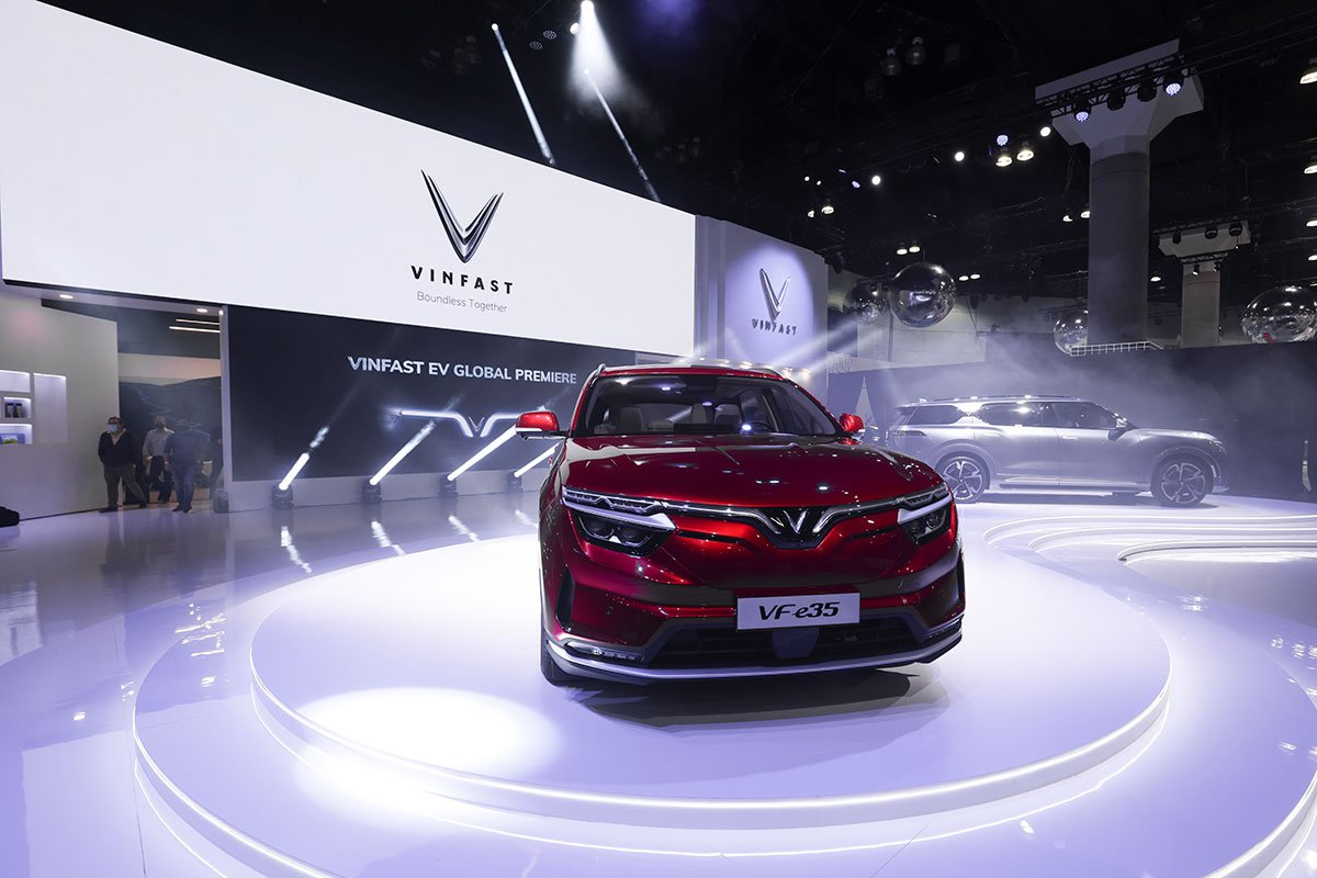VinFast VF e35 và VF e36 chính thức ra mắt, đánh dấu bước ngoặt lịch sử của hãng xe Việt