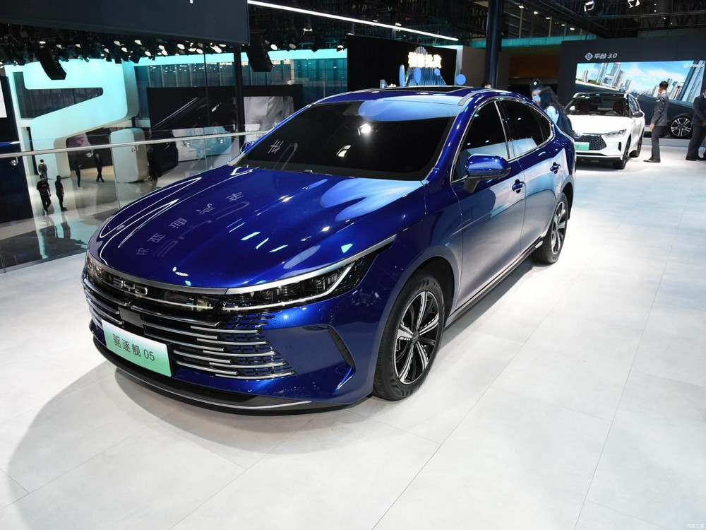 'T&acirc;n binh' sedan cỡ C ra mắt với thiết kế đẹp mắt, g&acirc;y sốt khi c&oacute; gi&aacute; rẻ ngang Toyota Vios