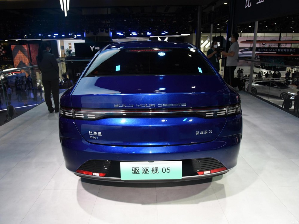 'Tân binh' sedan cỡ C ra mắt với thiết kế đẹp mắt, gây sốt khi có giá rẻ ngang Toyota Vios