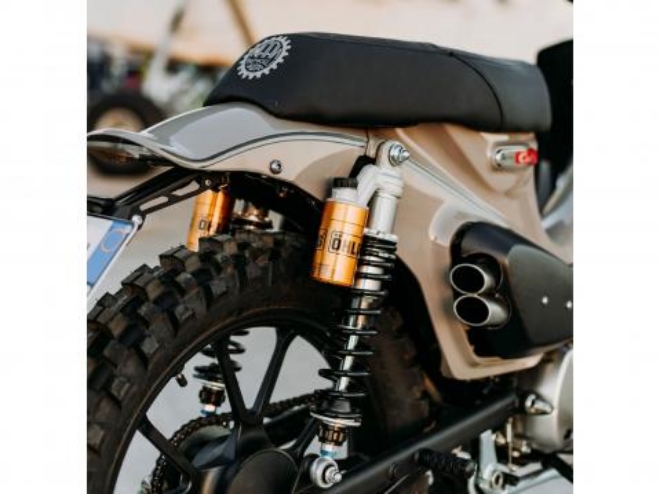 Honda Super Cub bất ngờ c&oacute; th&ecirc;m phi&ecirc;n bản mới cực hầm hố, thiết kế khiến d&acirc;n t&igrave;nh 'đi&ecirc;n đảo'