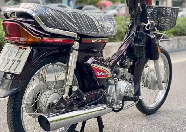 Kh&aacute;ch Việt 'giật m&igrave;nh' trước gi&aacute; b&aacute;n của Honda Dream nhập Th&aacute;i, nguy&ecirc;n nh&acirc;n ph&iacute;a sau g&acirc;y bất ngờ