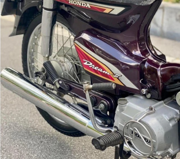 Kh&aacute;ch Việt 'giật m&igrave;nh' trước gi&aacute; b&aacute;n của Honda Dream nhập Th&aacute;i, nguy&ecirc;n nh&acirc;n ph&iacute;a sau g&acirc;y bất ngờ