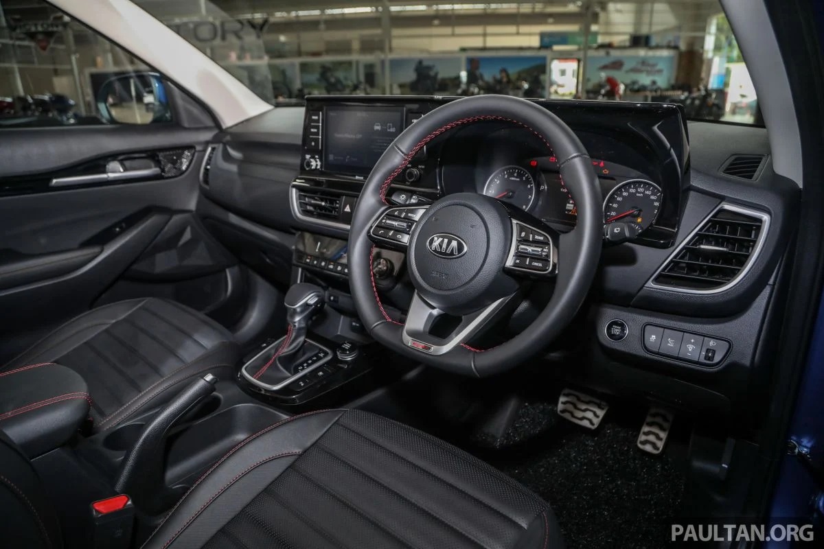 Rộ tin Kia Seltos 2022 sắp ra mắt, n&acirc;ng cấp trang bị v&agrave; động cơ khiến Toyota Corolla Cross 'đau đầu'