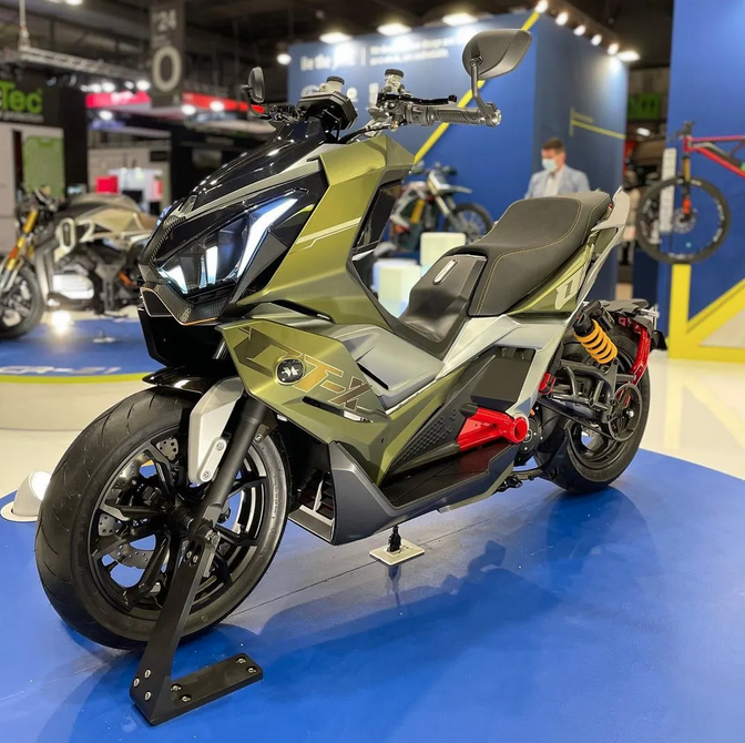 Mẫu xe ga gi&aacute; ngang Honda SH Mode vừa ra mắt đ&atilde; g&acirc;y sốt: Thiết kế đẹp lạ, trang bị vượt tầm gi&aacute;