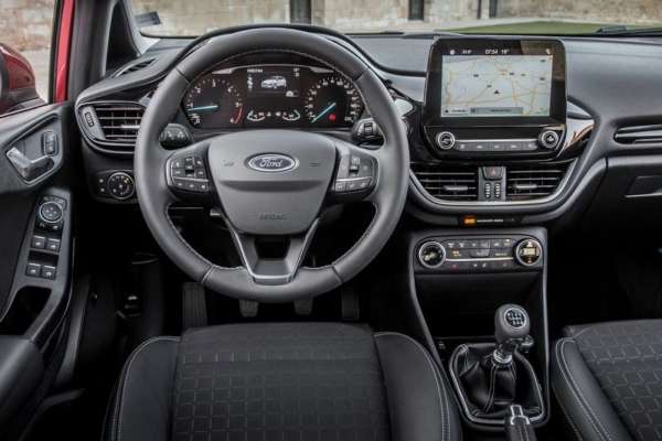 Ford Figo 2021 cạnh tranh Hyundai Grand i10