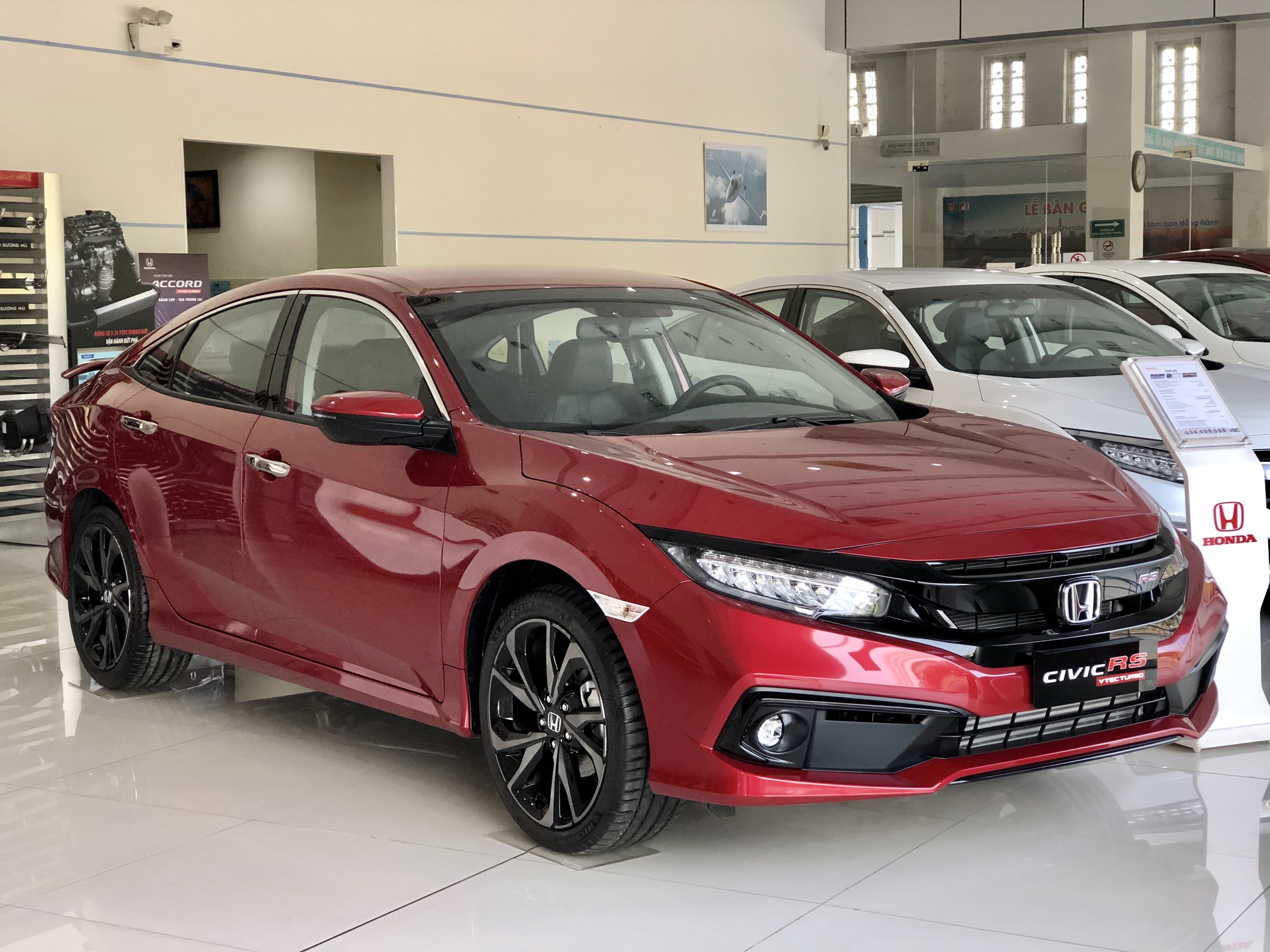 Honda Civic 2021 giảm giá