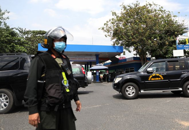 Diễn biến mới nhất về đường d&acirc;y 200 triệu l&iacute;t xăng giả: Tiếp tục phong tỏa c&acirc;y xăng c&oacute; li&ecirc;n quan