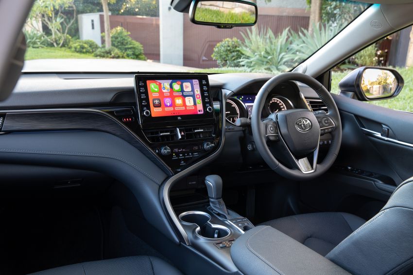 Toyota Camry 2021 tung bản nâng cấp đẹp miễn chê với giá khởi điểm từ 552 triệu đồng