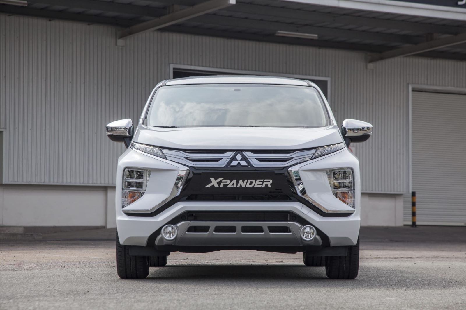 Mitsubishi Xpander thế hệ mới chốt lịch ra mắt, thêm phiên bản hoàn toàn mới, đè bẹp Toyota Innova