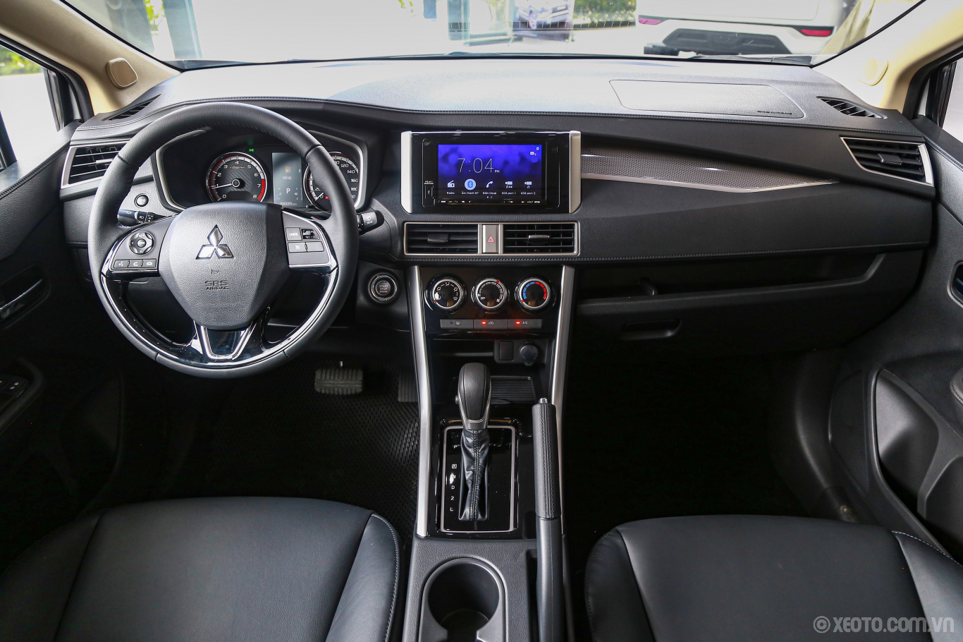 Mitsubishi Xpander thế hệ mới chốt lịch ra mắt, thêm phiên bản hoàn toàn mới, đè bẹp Toyota Innova